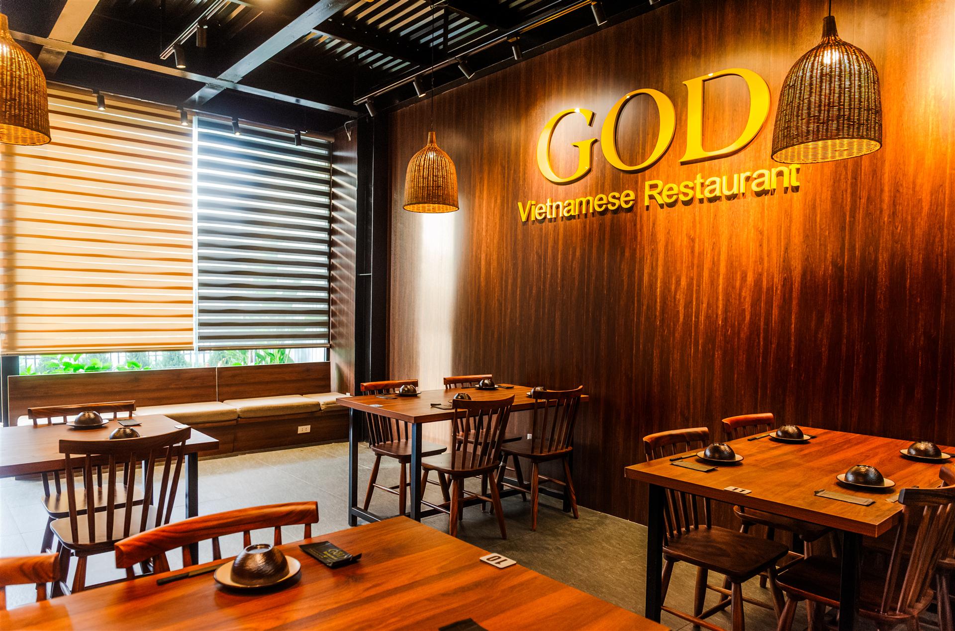 Vietnamese Fine Dining Restaurant Ambience in Da Nang