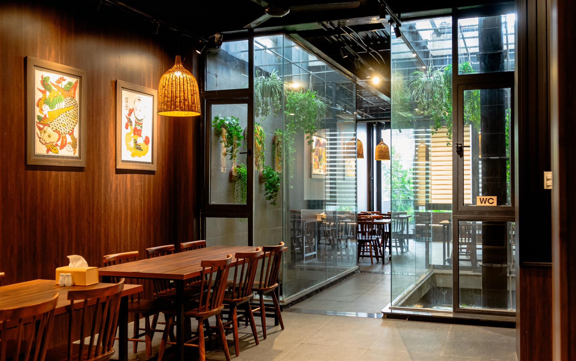 GOD-RESTAURANT Interior