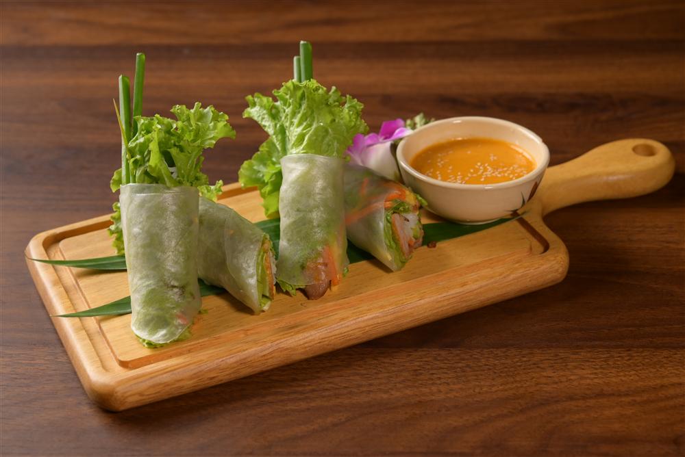 Fresh Spring Rolls with Shrimp & Pork / Grilled Pork